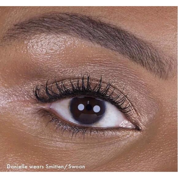 WaNDER Beauty Double Date Eyeshadow Duo - Smitten & Swoon - Picture 4 of 5